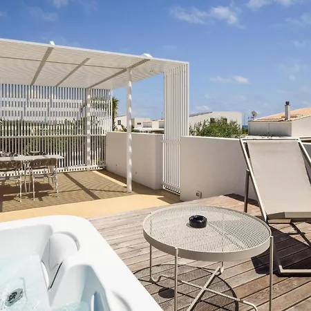 Gorgeous In Marina Di Ragusa With Kitchen