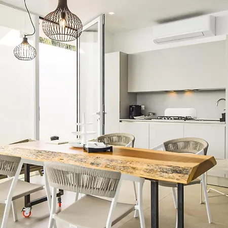 Gorgeous In Marina Di Ragusa With Kitchen Holiday home